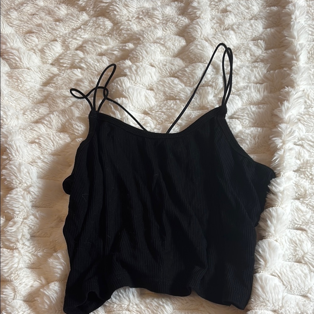 women’s black cropped tank top ribbed